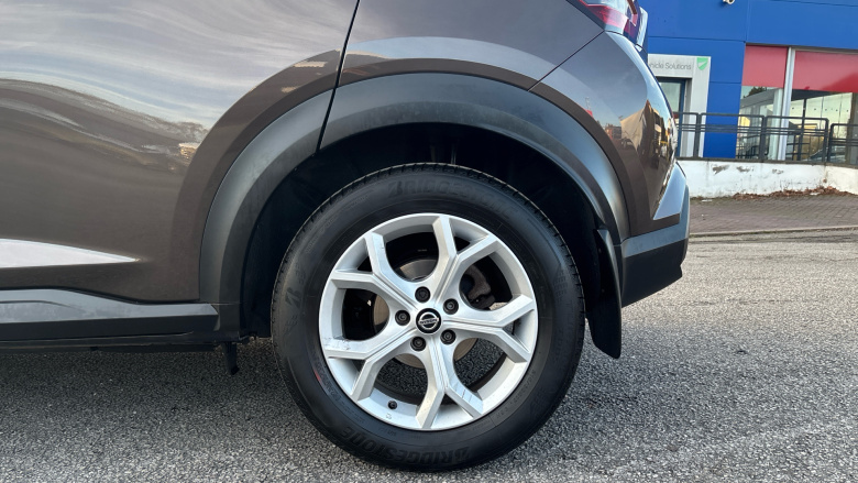 Nissan Juke 1.0 DiG-T 114 N-Connecta 5dr Petrol Hatchback